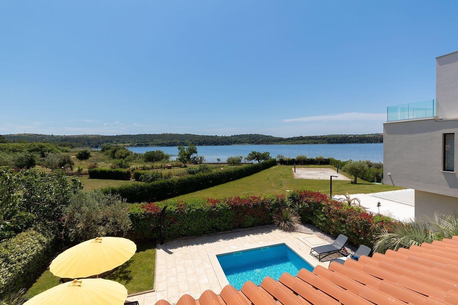Ferienhaus In Pomer Mit Privatem Beheizten Pool Und Meerblick Exterior photo